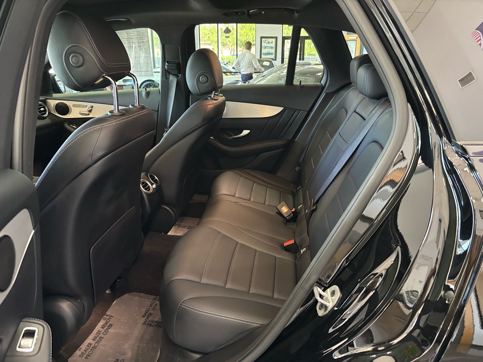 2022 Mercedes-Benz GLC GLC300 - Photo 6