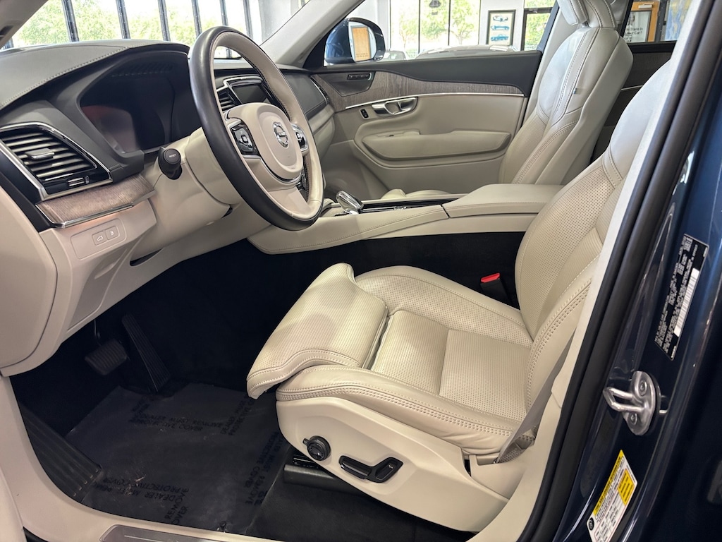 Certified 2023 Volvo XC90 Recharge Plug-In Hybrid Ultimate - NEW $80,995.00