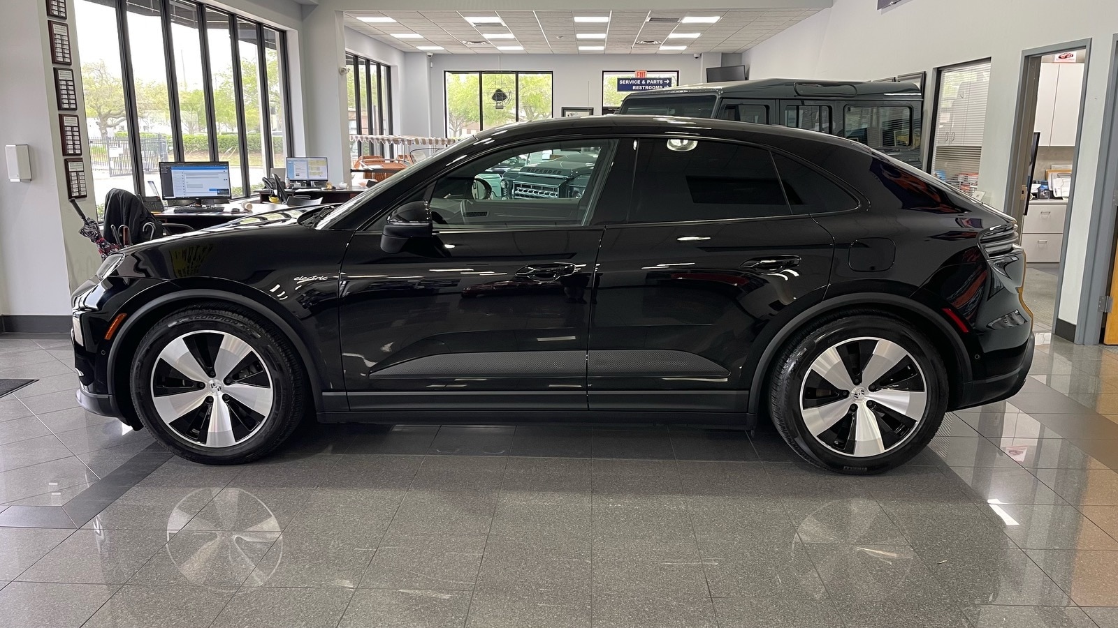 Certified 2025 Porsche Macan Base with VIN WP1AD2XA1SL075368 for sale in Jacksonville, FL