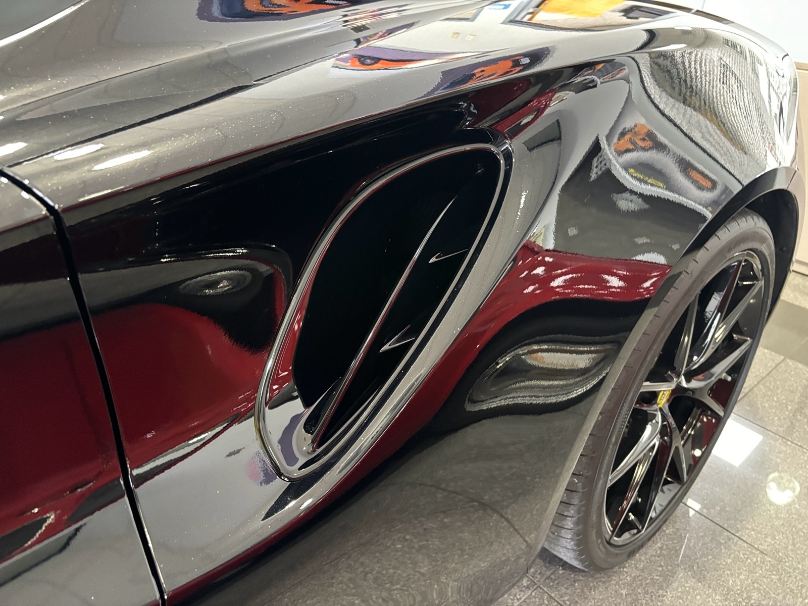 2024 Lotus Emira First Edition - Photo 7