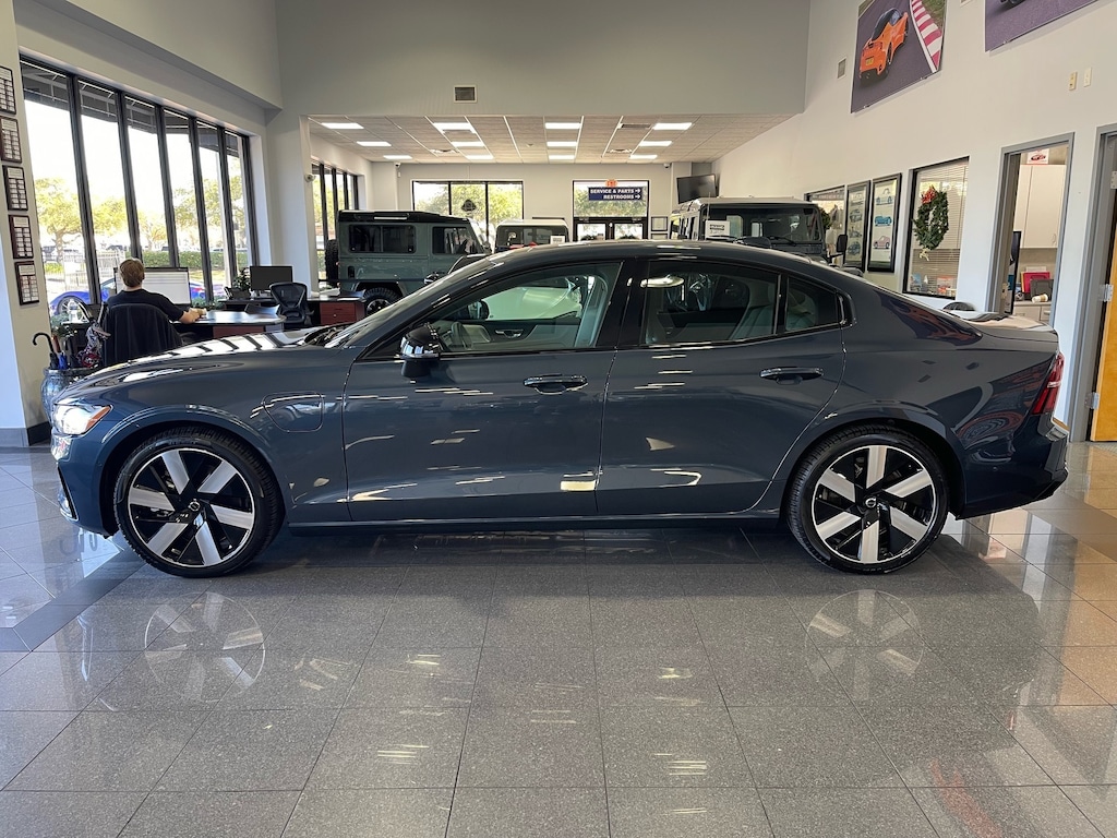 Certified 2025 Volvo S90 Plug-In Hybrid T8 Ultra Sedan