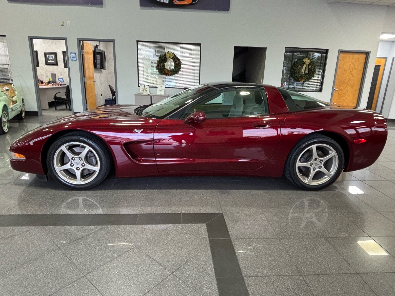 2003 Chevrolet Corvette photo 2