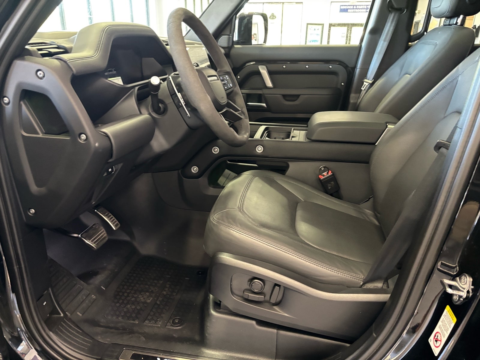 2024 Land Rover Defender V8 - Photo 39