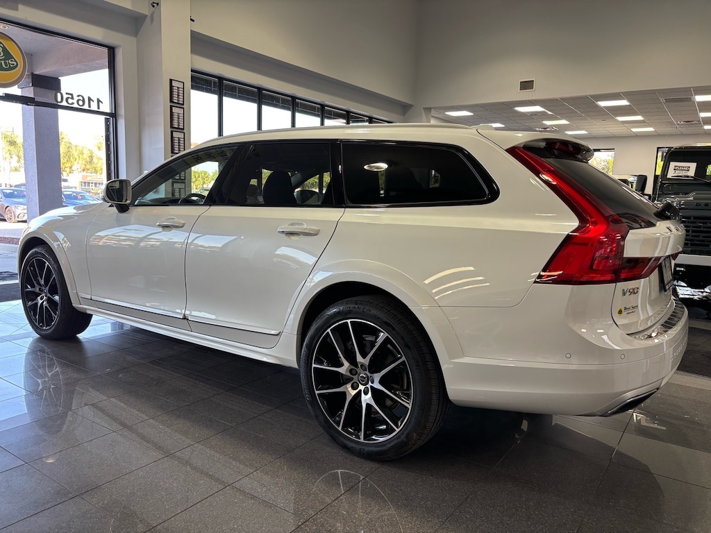Certified 2018 Volvo V90 Cross Country - NEW $70,775.00 Wagon