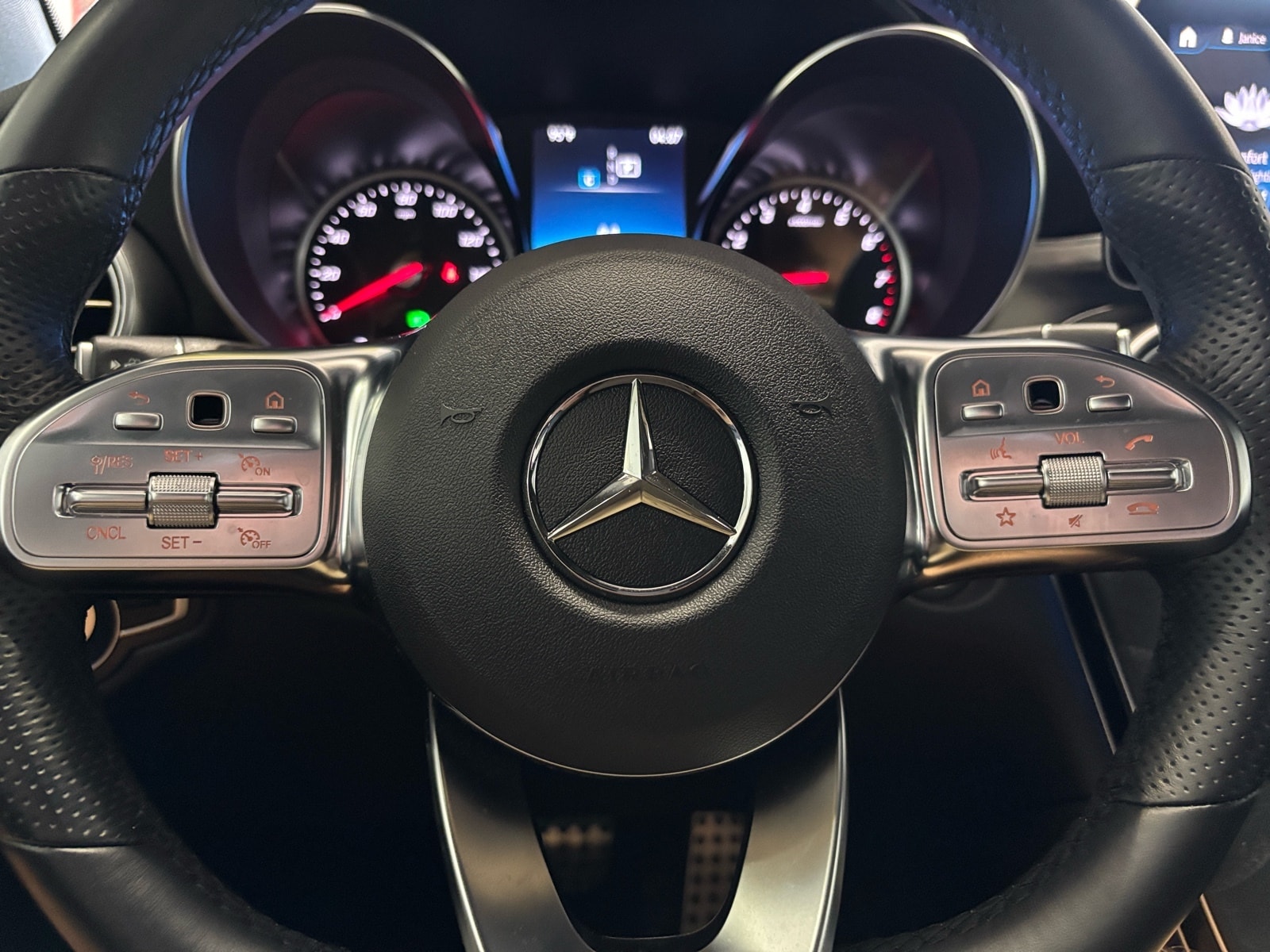 2022 Mercedes-Benz GLC GLC300 - Photo 46