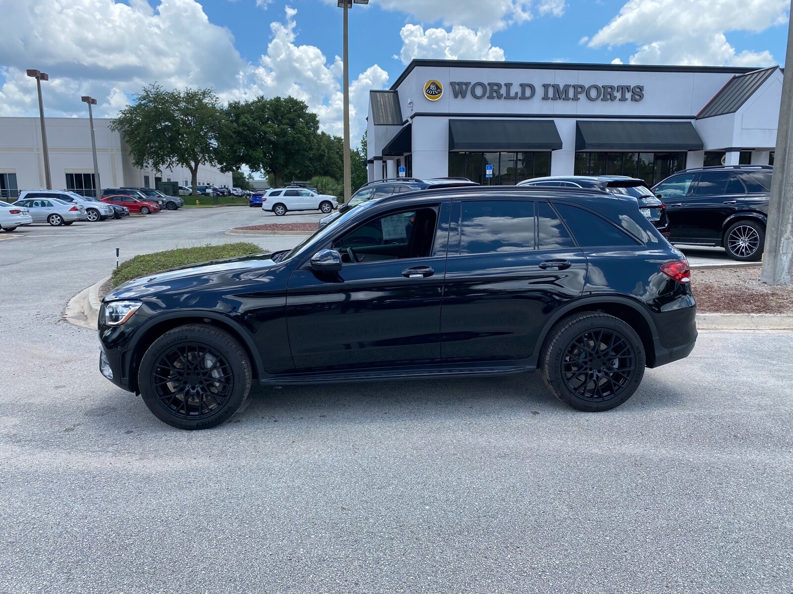 2022 Mercedes Benz GLC 300 photo 2