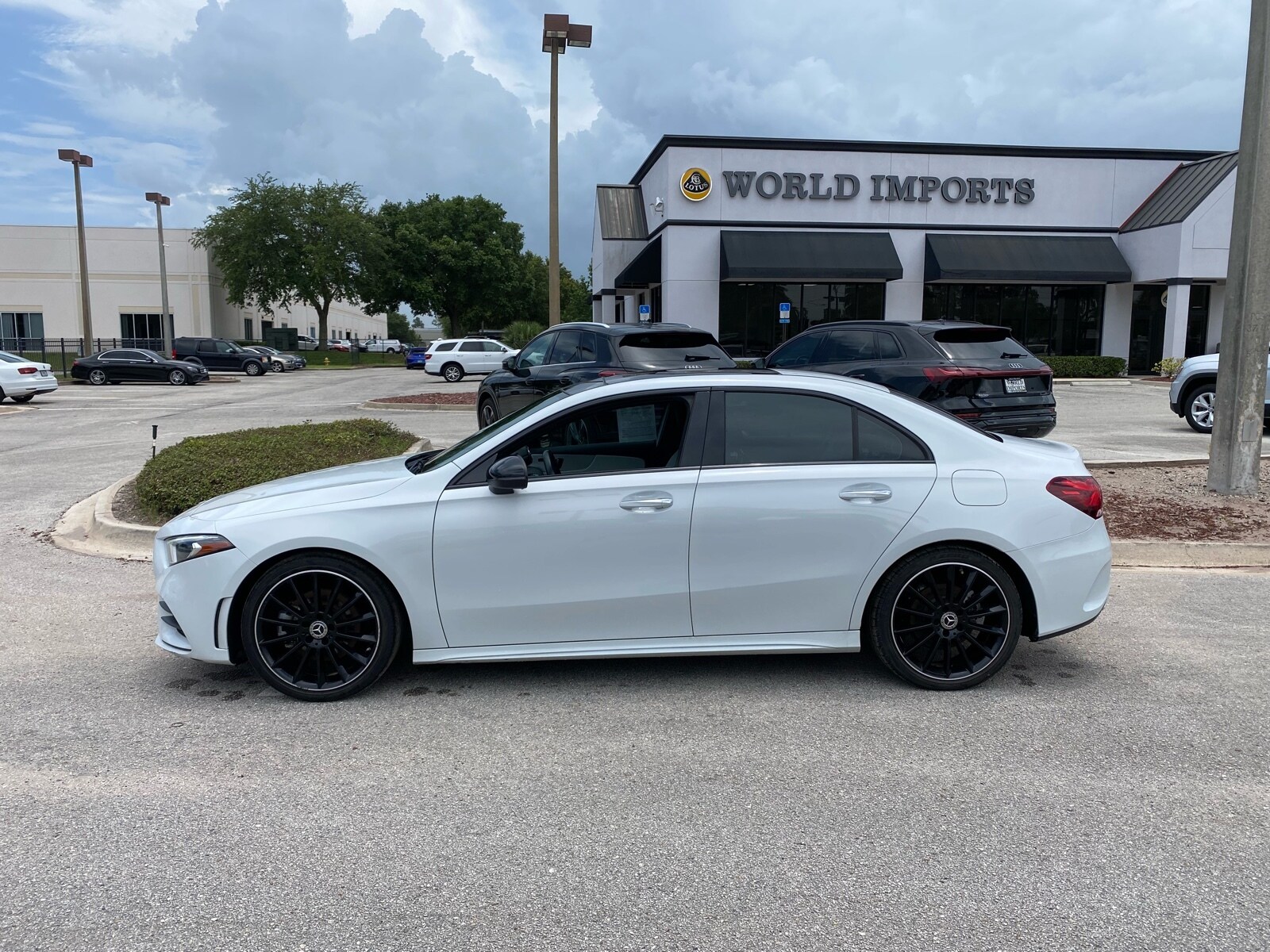 2021 Mercedes Benz A 220 photo 2