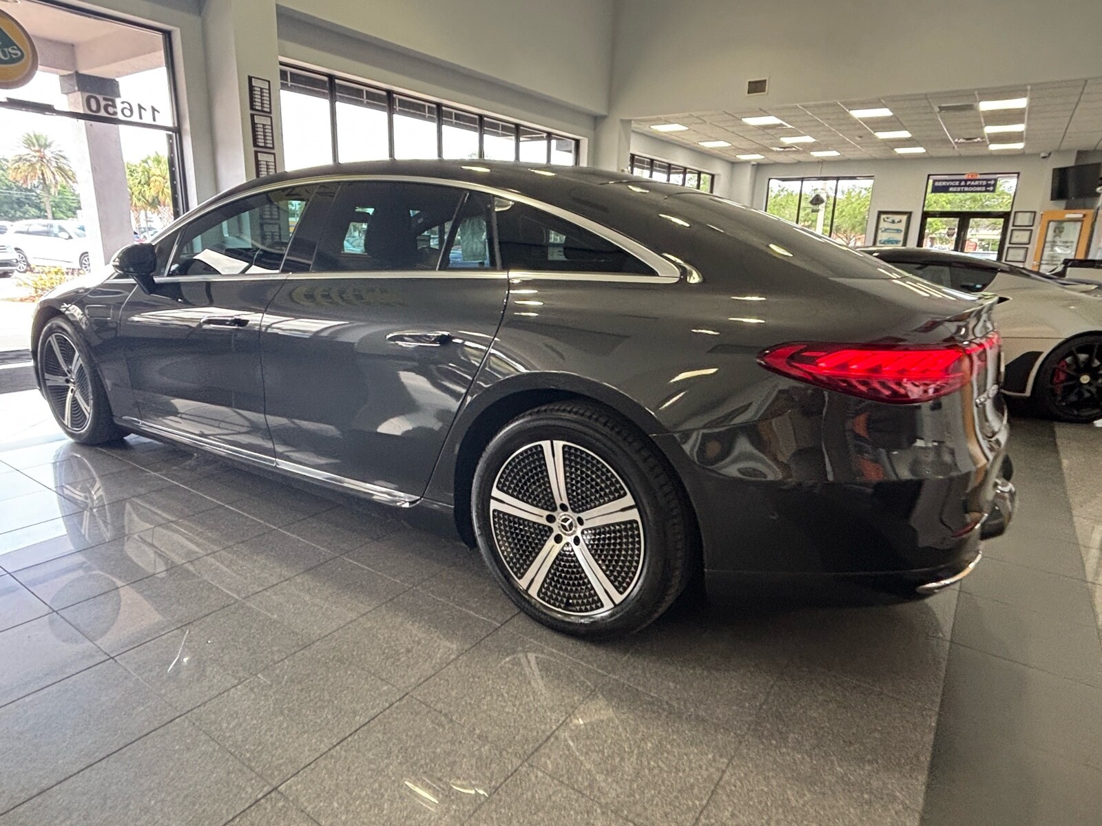 2023 Mercedes Benz EQS Sedan 450 photo 3