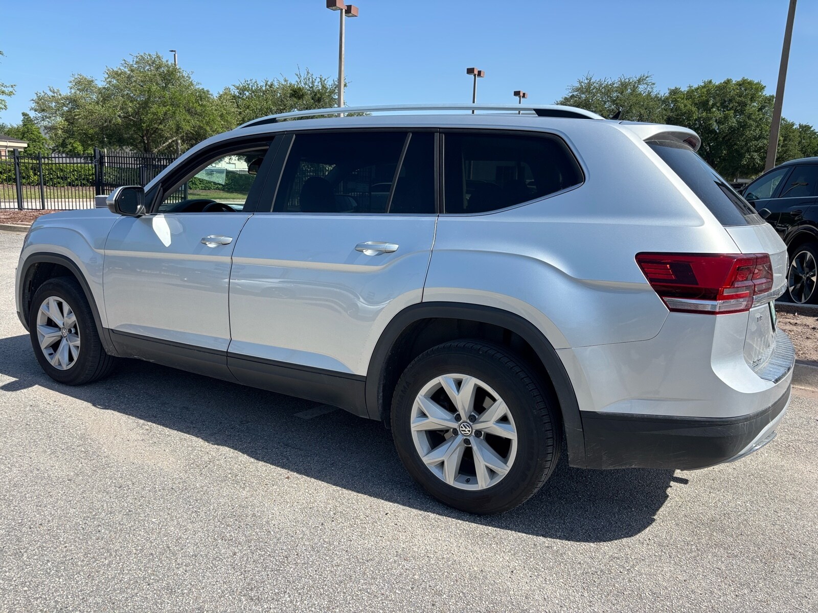 2019 Volkswagen Atlas V6 SE photo 3