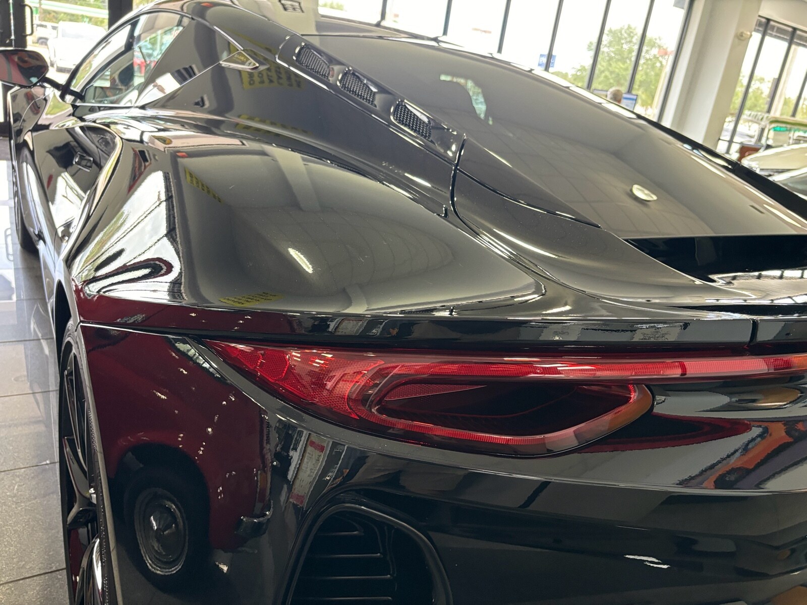 2024 Lotus Emira First Edition - Photo 9