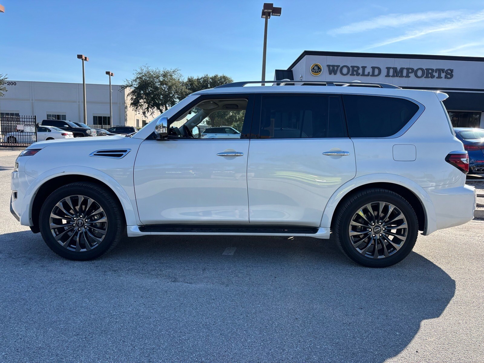 2023 Nissan Armada Platinum photo 2