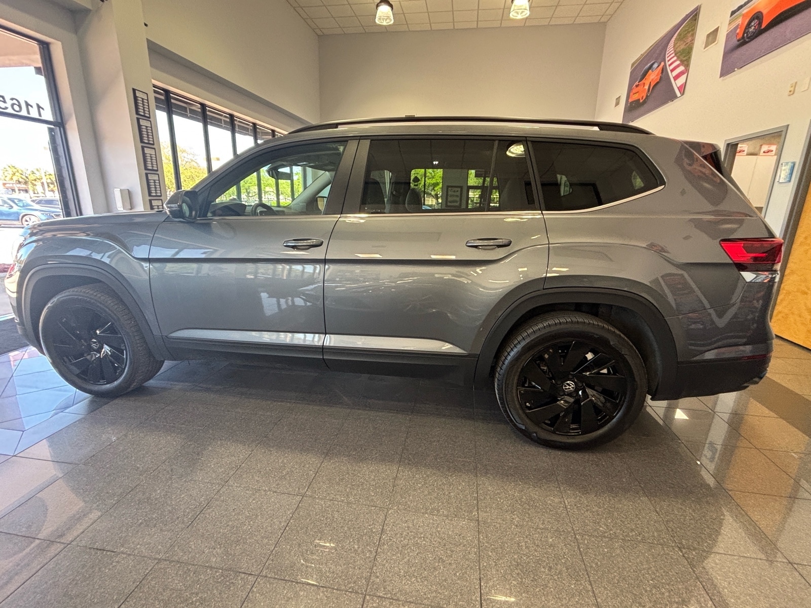 Certified 2024 Volkswagen Atlas SE w/Tech with VIN 1V2JR2CA5RC533188 for sale in Jacksonville, FL