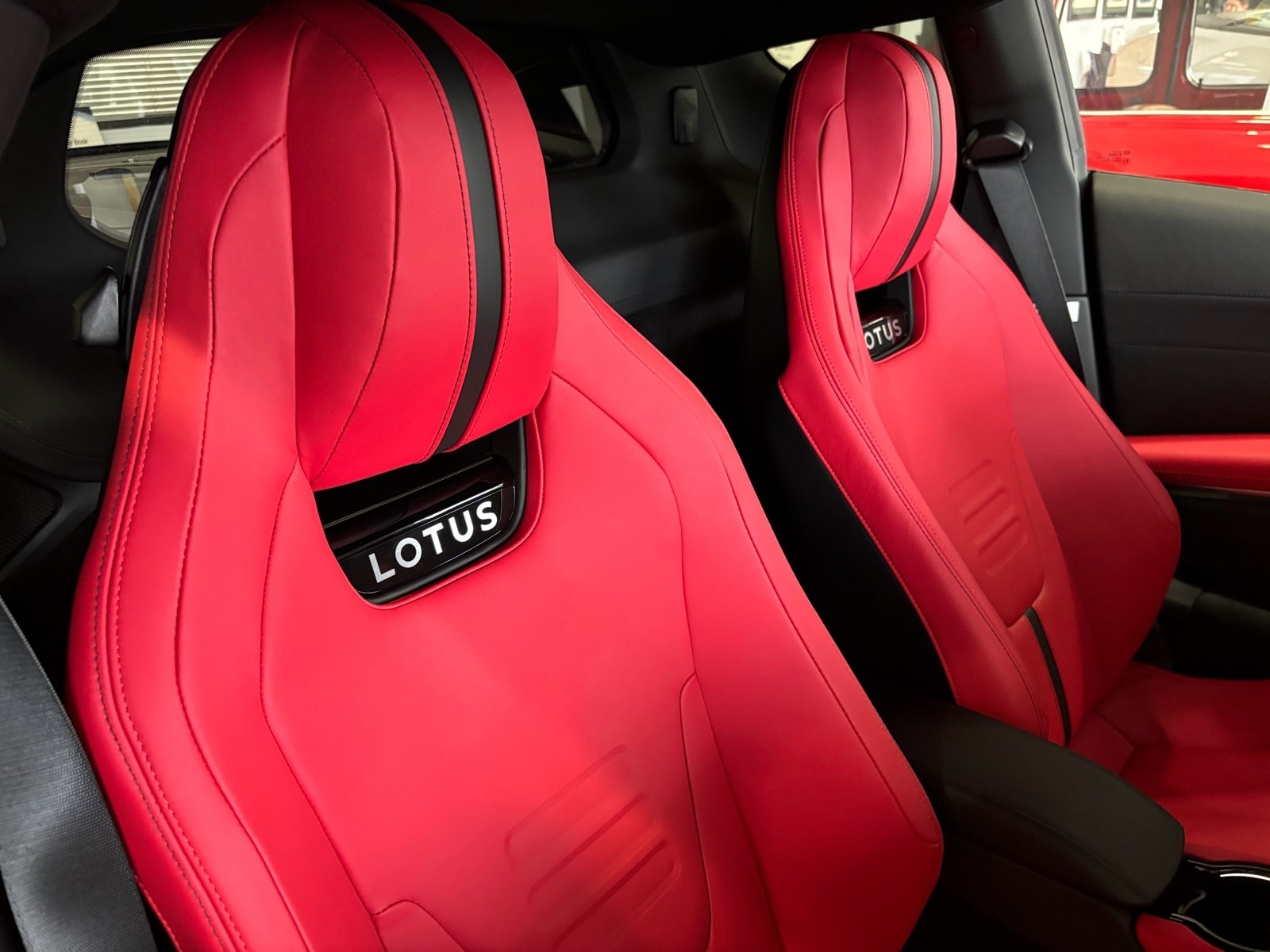 2024 Lotus Emira First Edition - Photo 20