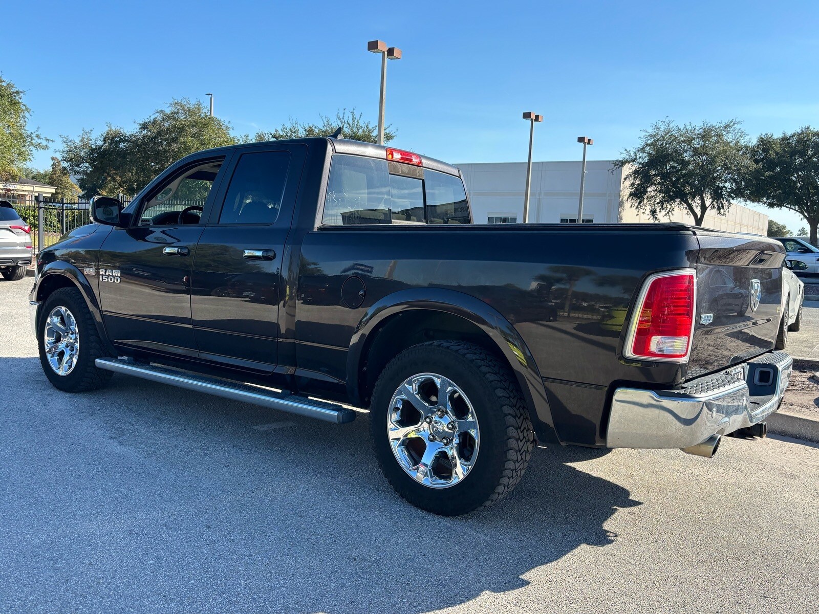 2017 Ram 1500 Laramie photo 3