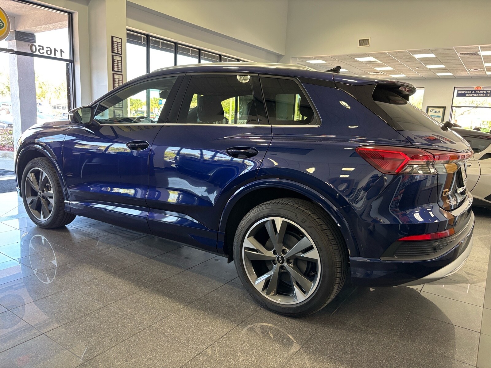 2022 Audi Q4 E-tron Premium photo 3
