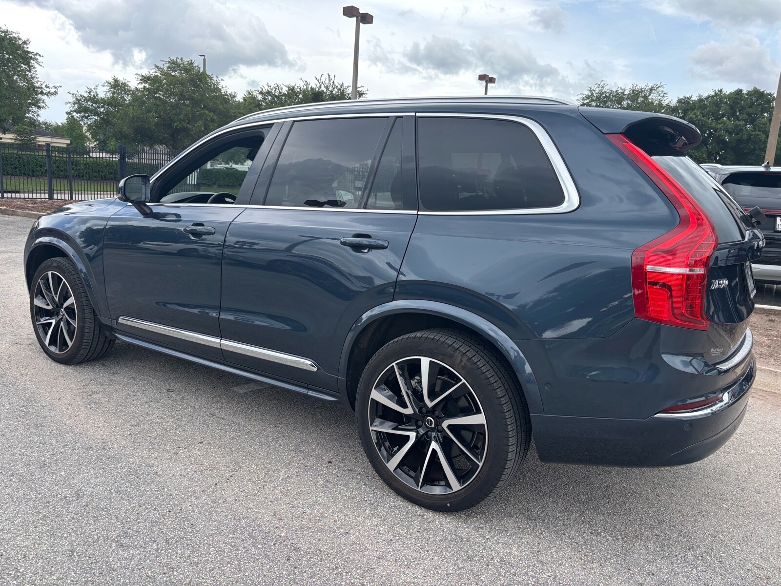 2024 Volvo XC90 Plus photo 3