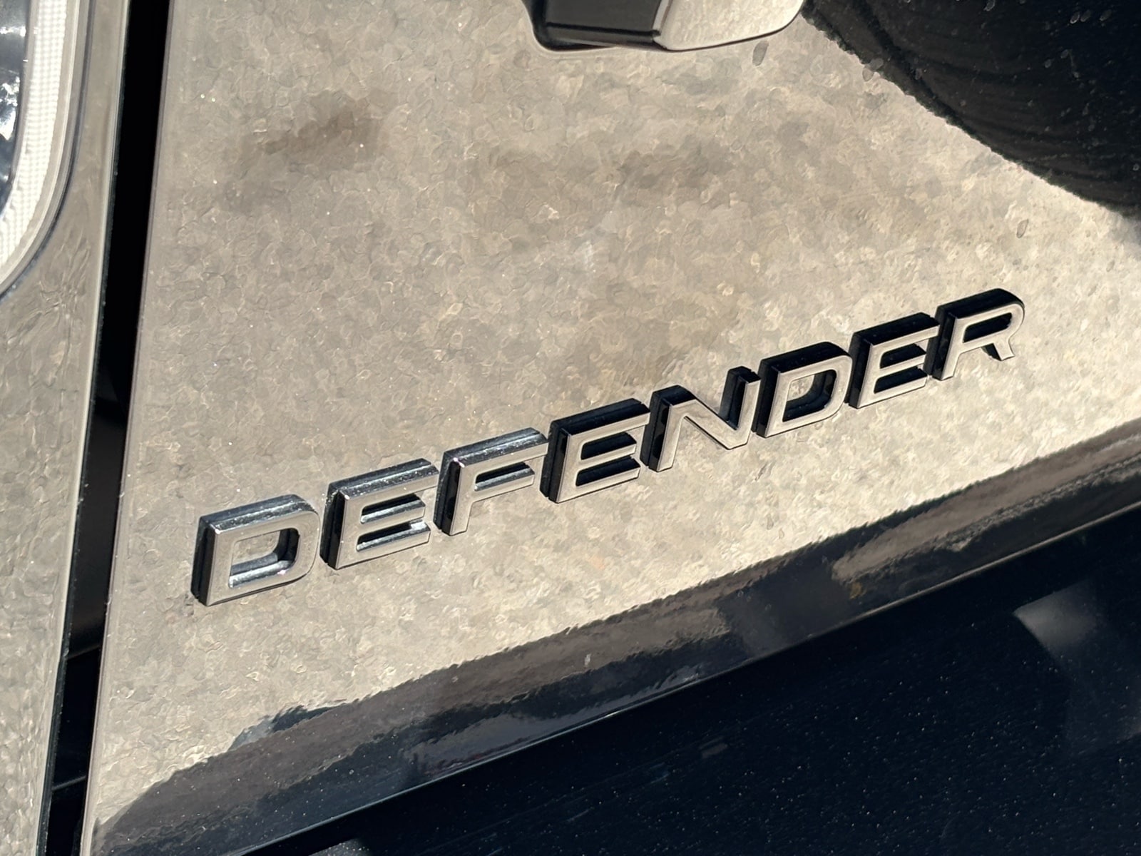 2024 Land Rover Defender V8 - Photo 17