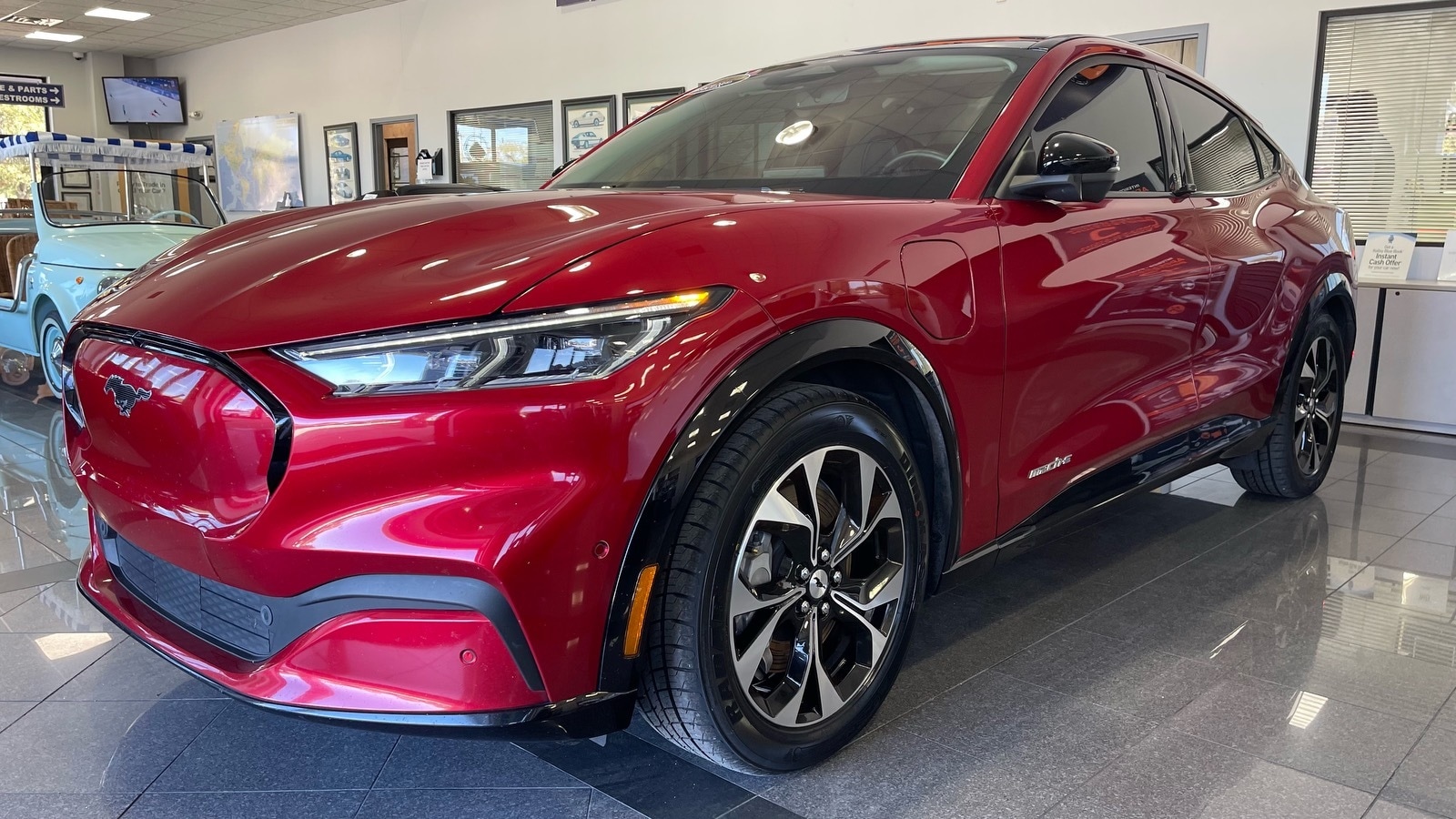 2021 Ford Mustang Mach-E Premium RWD