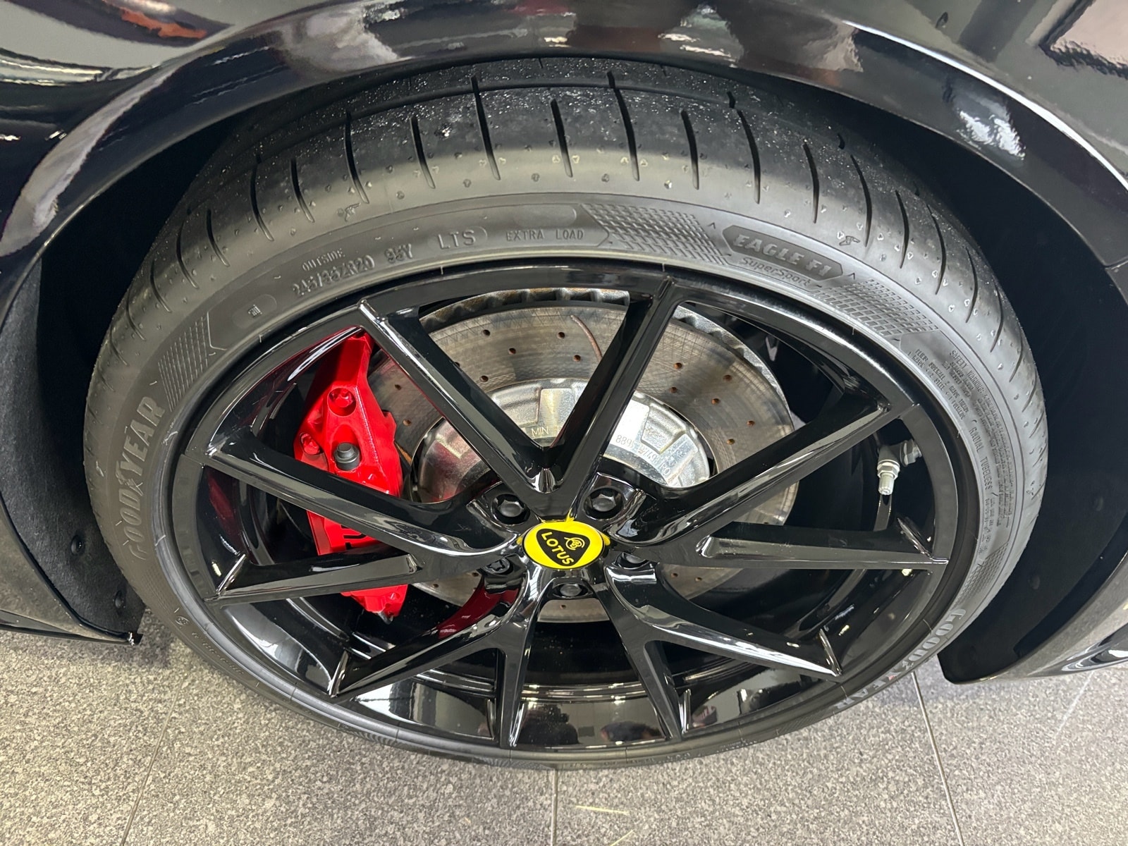 2024 Lotus Emira First Edition - Photo 21