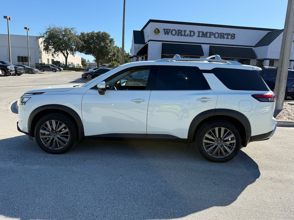 Certified 2024 Nissan Pathfinder SL W/Pano Roof-2ND ROW Buckets