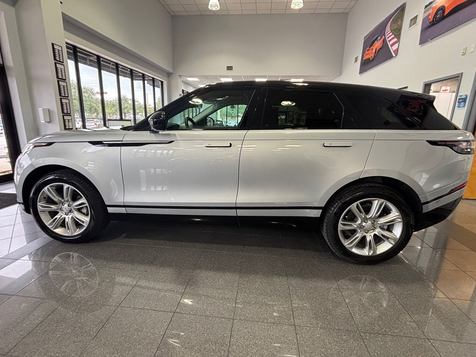 2023 Land Rover Range Rover Velar S photo 2