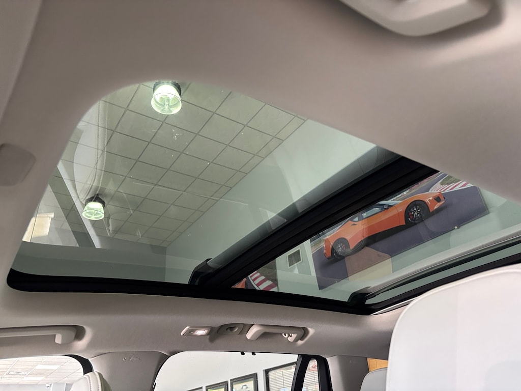 Certified 2023 Volvo XC90 Recharge Plug-In Hybrid Ultimate - NEW $80,995.00