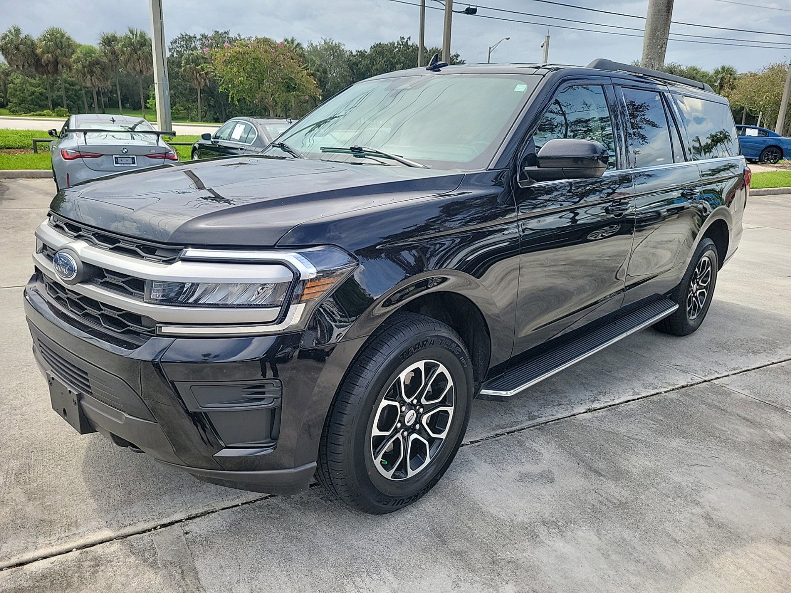 Used 2022 Ford Expedition XLT with VIN 1FMJK1JT7NEA38439 for sale in Coconut Creek, FL