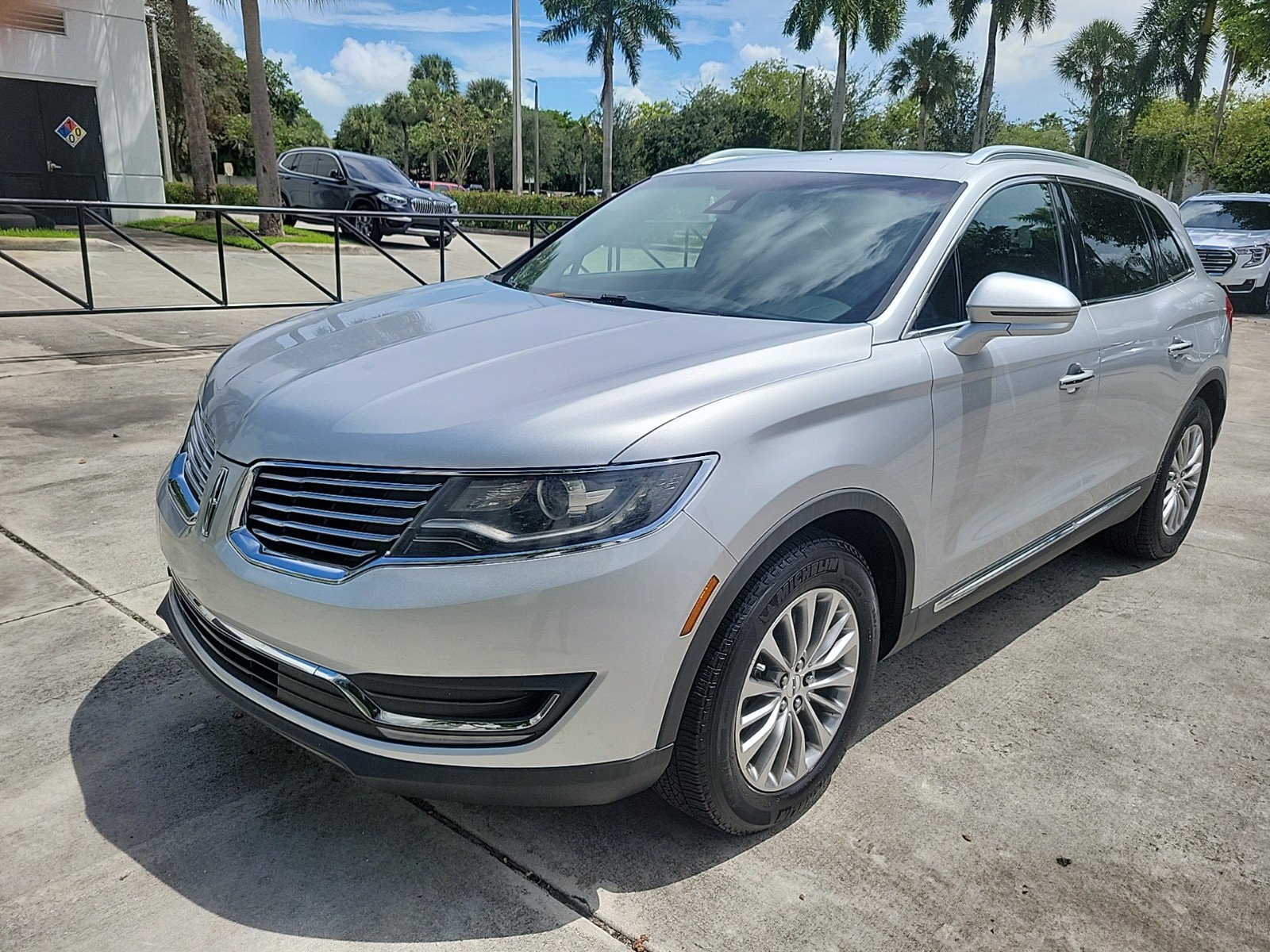 Used 2018 Lincoln MKX Select with VIN 2LMPJ6KR7JBL47562 for sale in Coconut Creek, FL