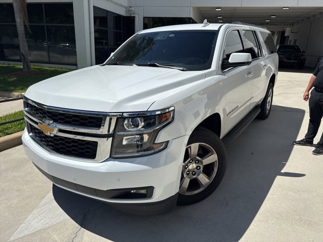 2016 Chevrolet Suburban LT photo 2