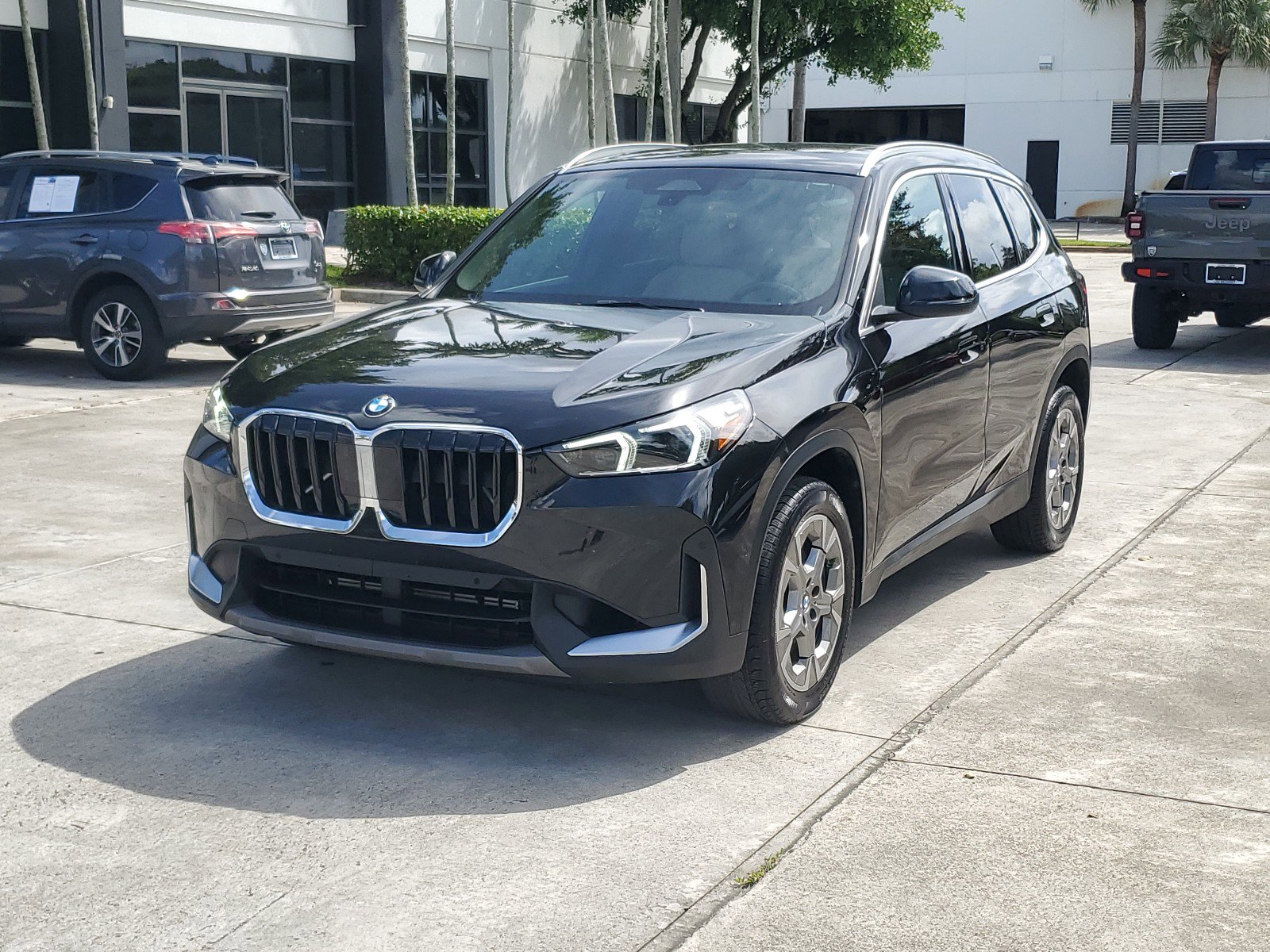 Used 2023 BMW X1 28i with VIN WBX73EF00P5X19162 for sale in Coconut Creek, FL