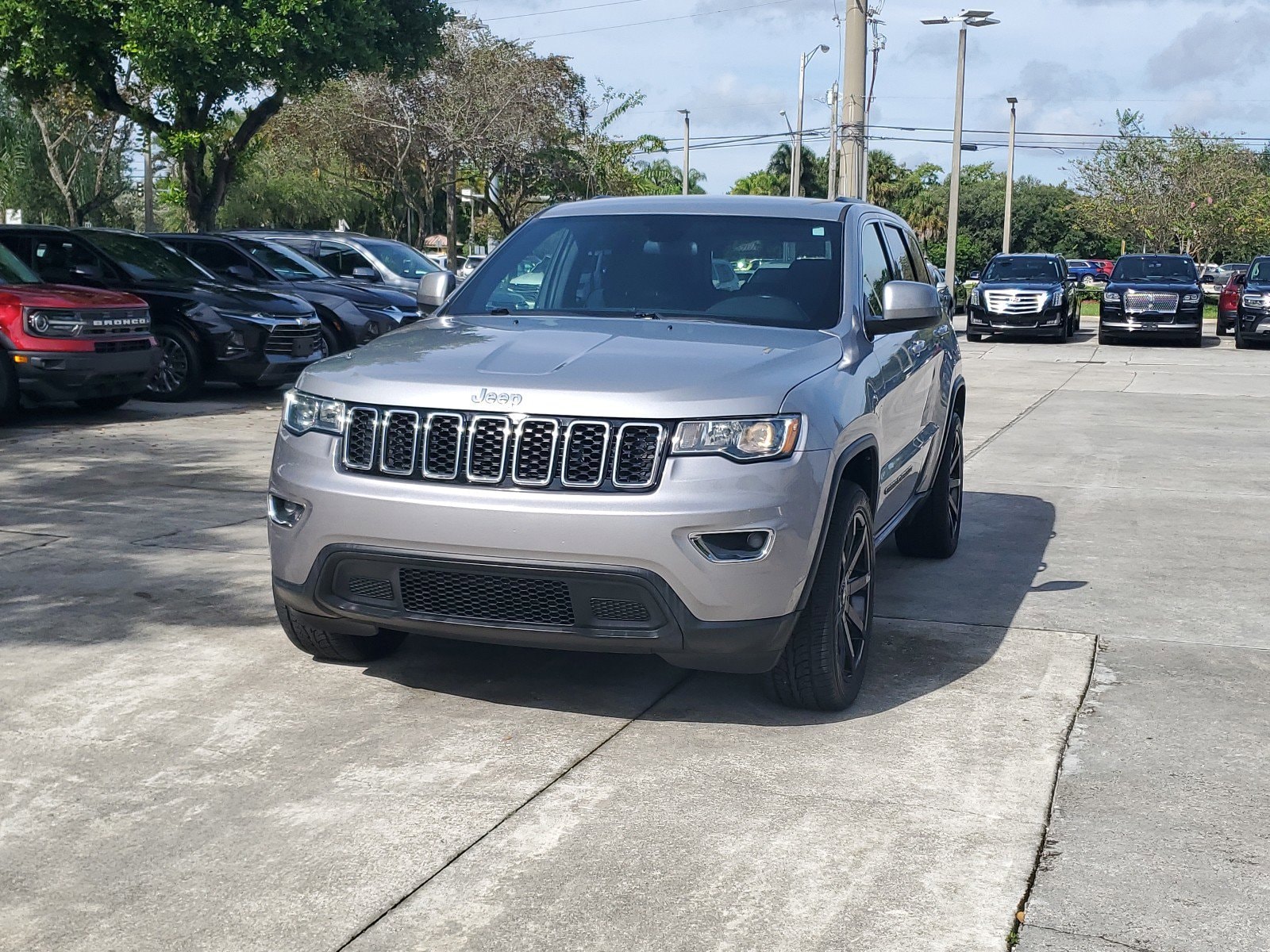 Used 2018 Jeep Grand Cherokee Laredo with VIN 1C4RJEAG3JC275343 for sale in Coconut Creek, FL