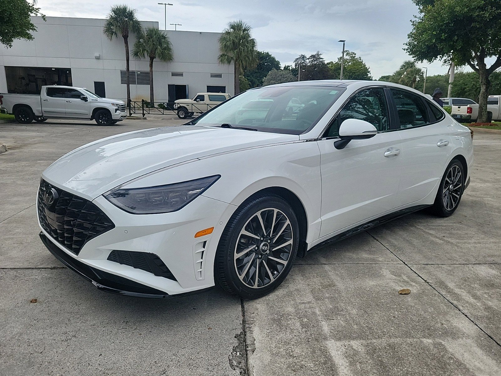 Used 2022 Hyundai Sonata Limited with VIN KMHL34J23NA186920 for sale in Coconut Creek, FL