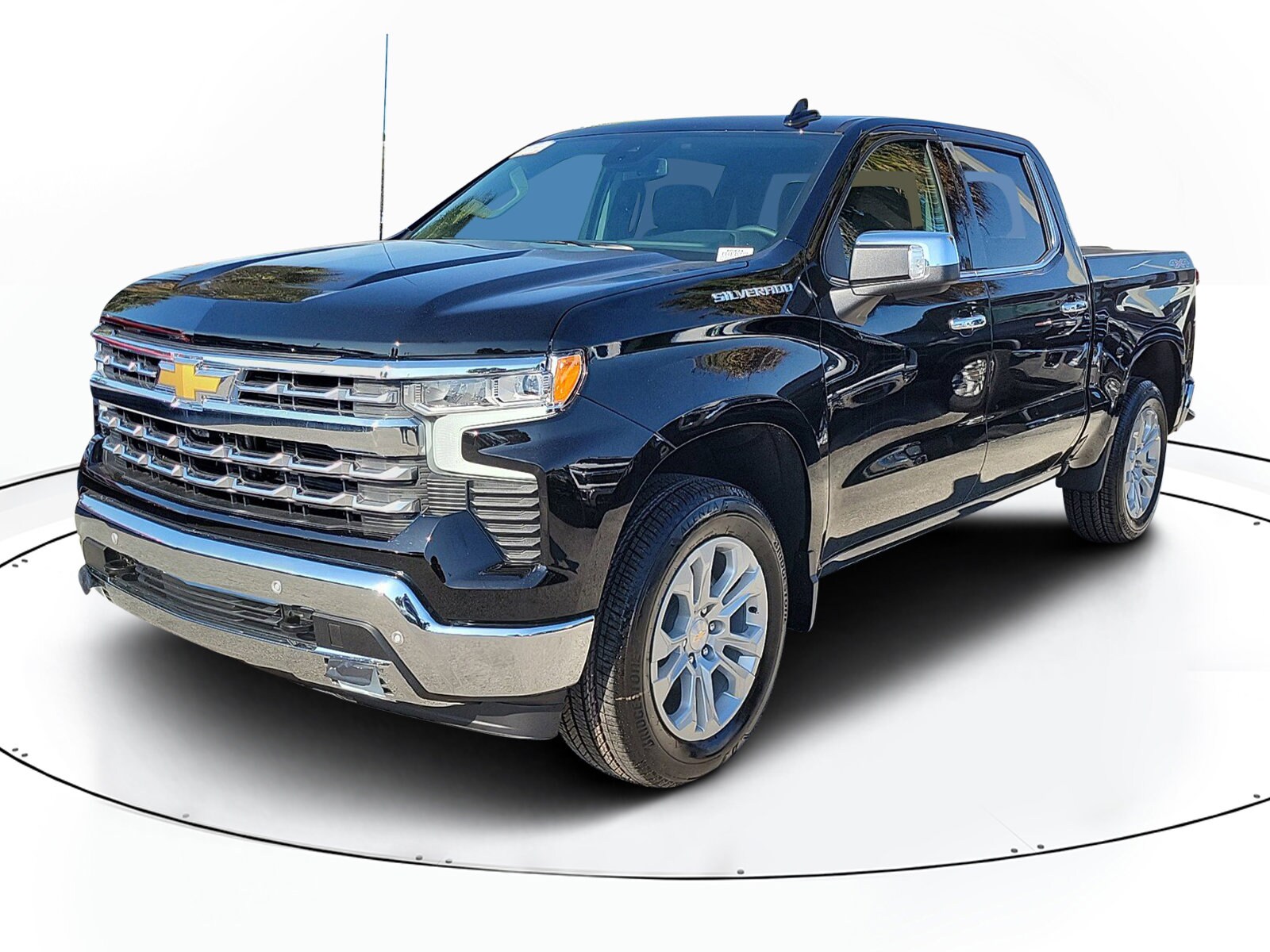 Chevrolet Silverado 1500 LTZ photo 2