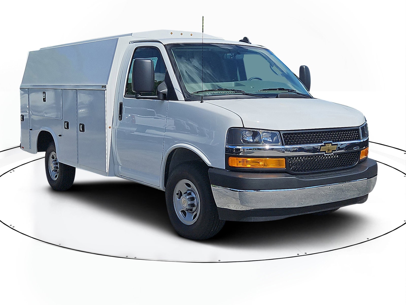 2024 Chevrolet Express Cutaway Base's photo