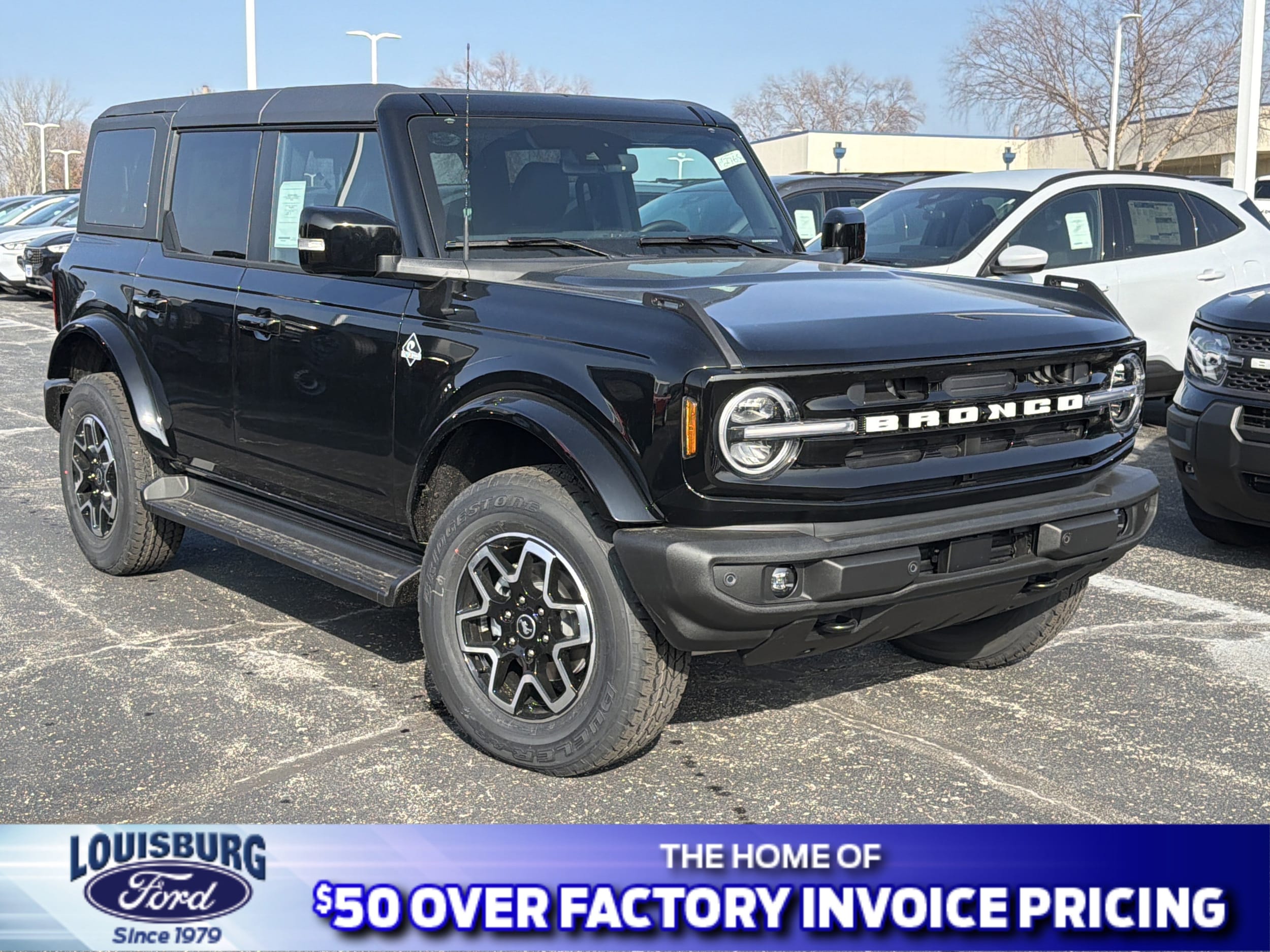 2025 Ford Bronco 4-Door Outer Banks's photo