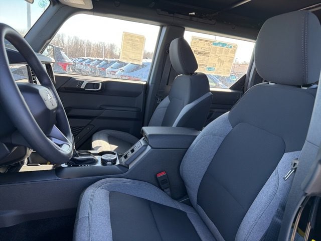 2025 Ford Bronco 4-Door Base - Photo 6