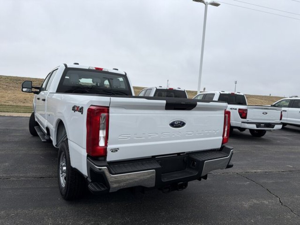New 2026 Ford F-250SD Crew Cab XL 4x4 Truck