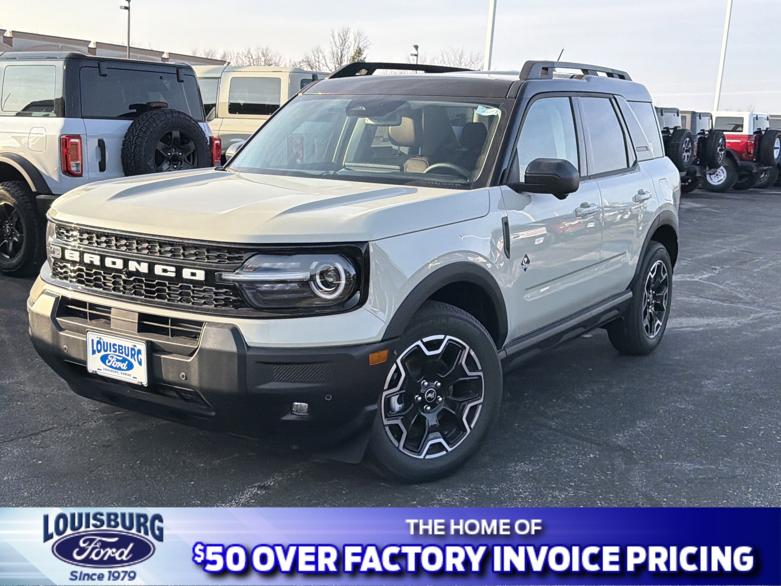 2025 Ford Bronco Sport Outer Banks's photo