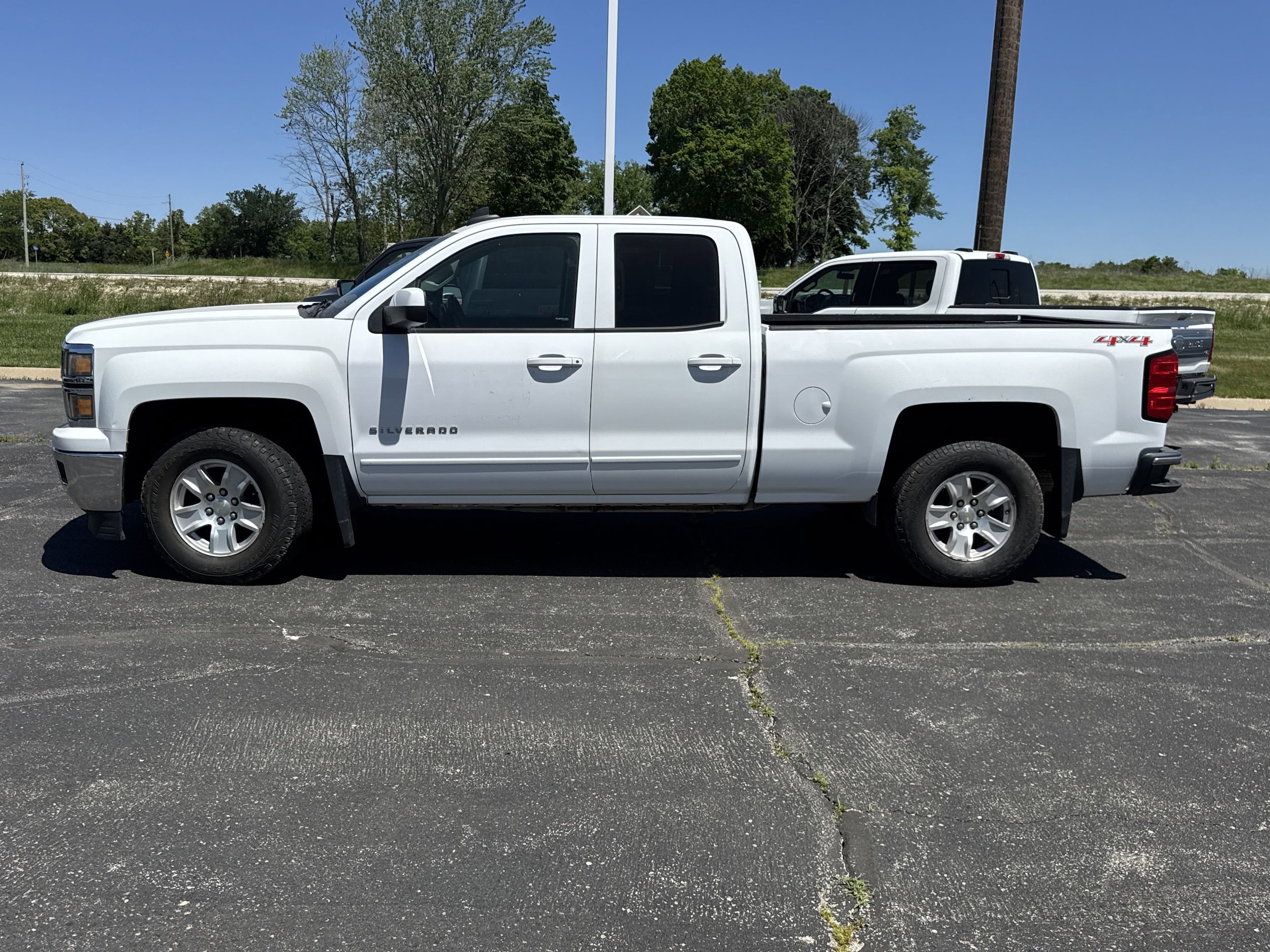 Used 2015 Chevrolet Silverado 1500 LT with VIN 1GCVKREC2FZ265000 for sale in Louisburg, KS