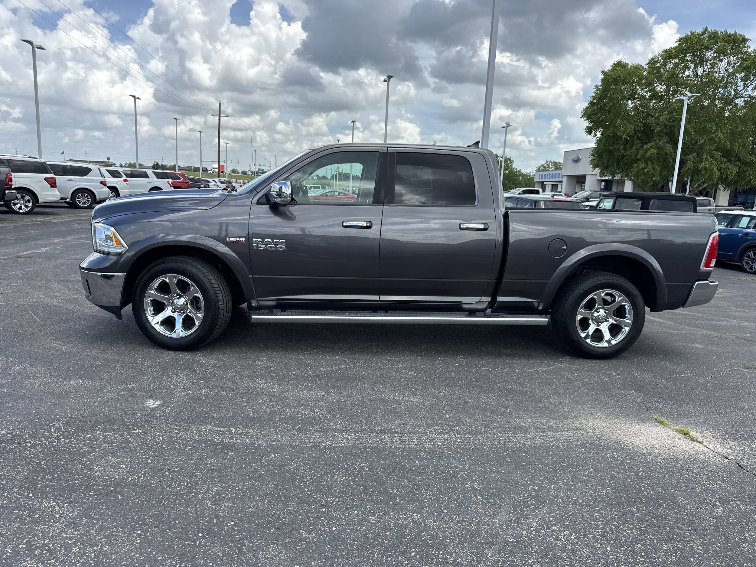 Used 2017 RAM Ram 1500 Pickup Laramie with VIN 1C6RR7VT8HS528935 for sale in Kansas City