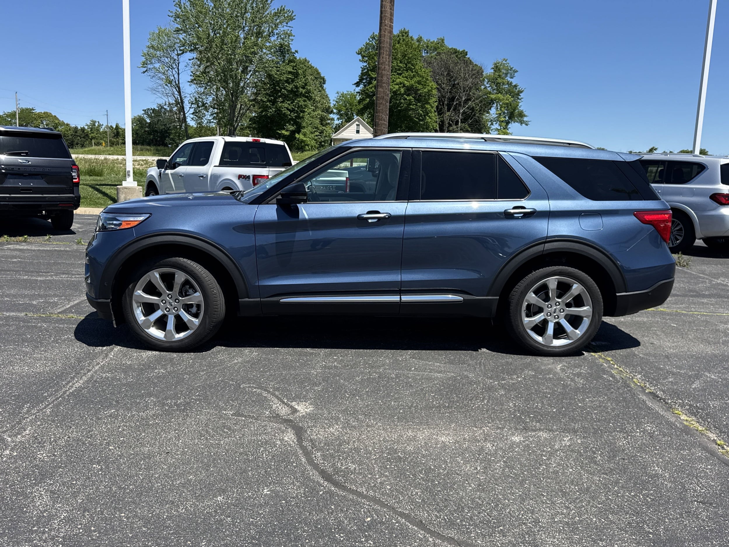 Used 2020 Ford Explorer Platinum with VIN 1FM5K8HC5LGB52828 for sale in Kansas City