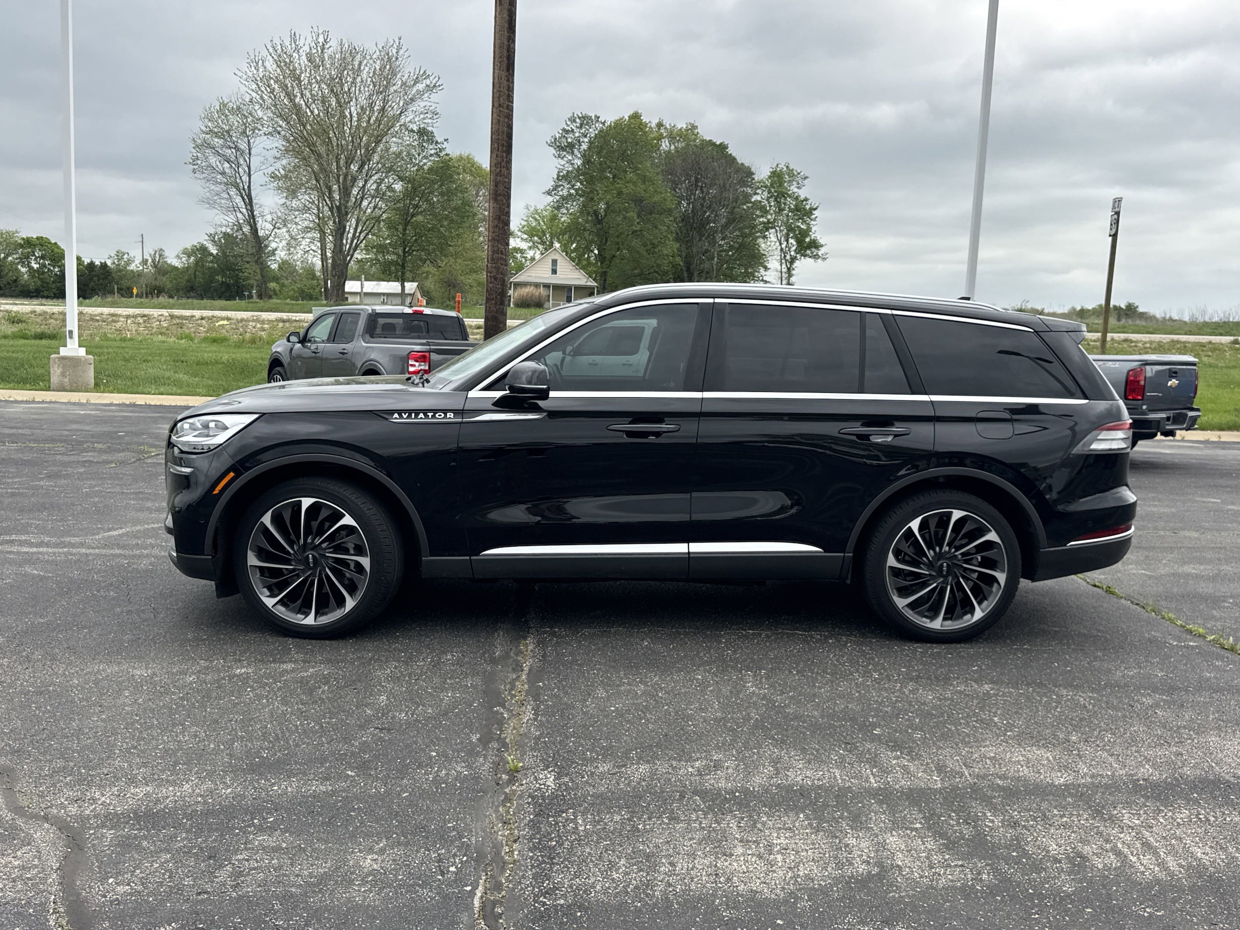 Used 2023 Lincoln Aviator Reserve with VIN 5LM5J7XCXPGL15362 for sale in Kansas City