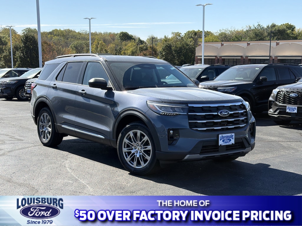New 2025 Ford Explorer Active 4x4 SUV