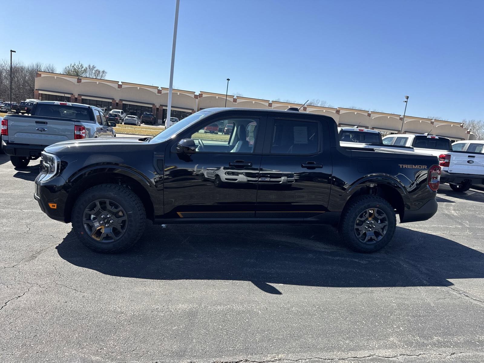 2025 Ford Maverick Tremor photo 2