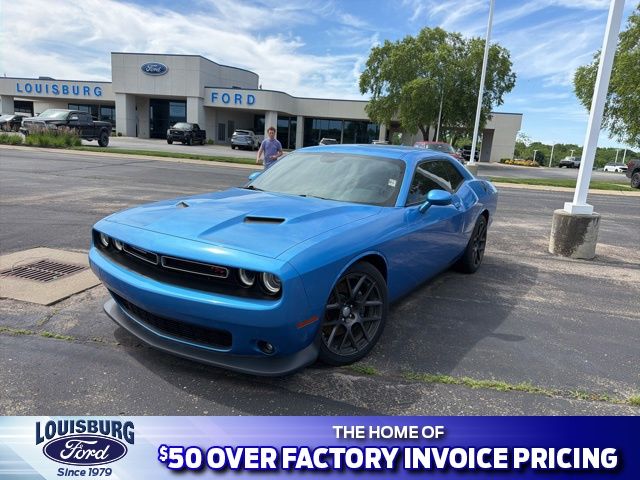 2016 Dodge Challenger Scat Pack's photo