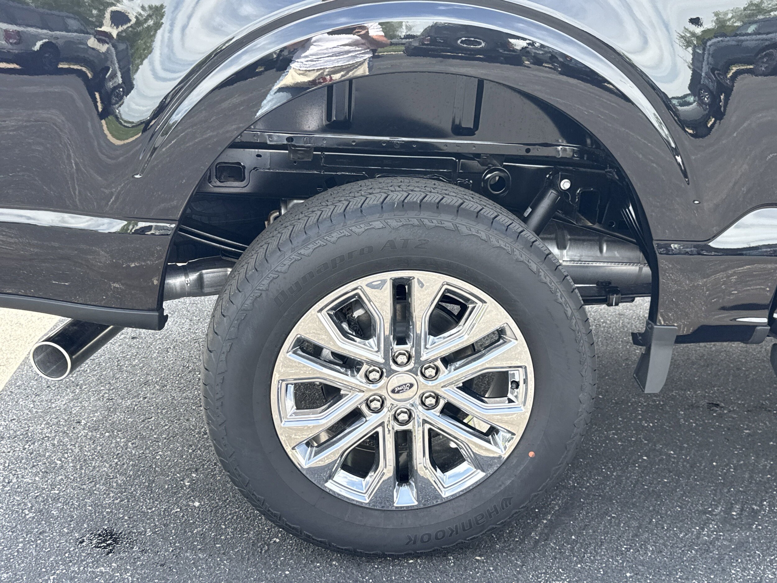 2025 Ford F-150 Lariat photo 4