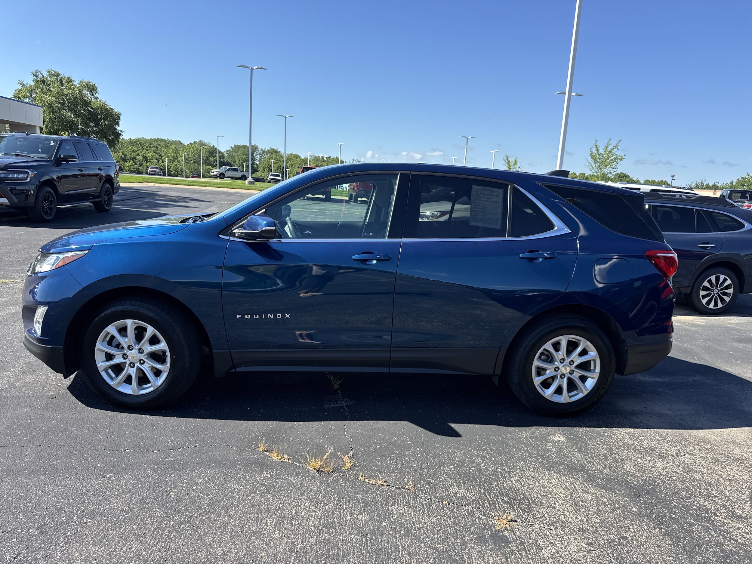 Used 2019 Chevrolet Equinox LT with VIN 2GNAXKEV4K6287313 for sale in Kansas City