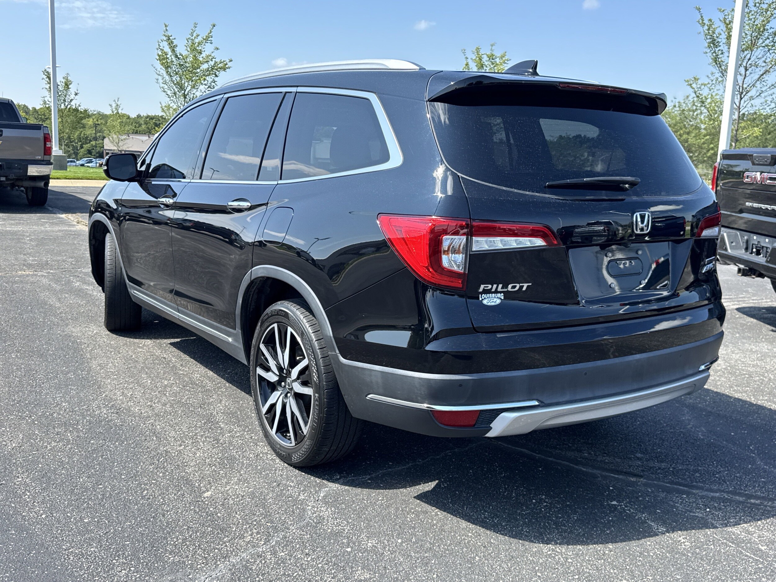 2019 Honda Pilot Touring photo 3