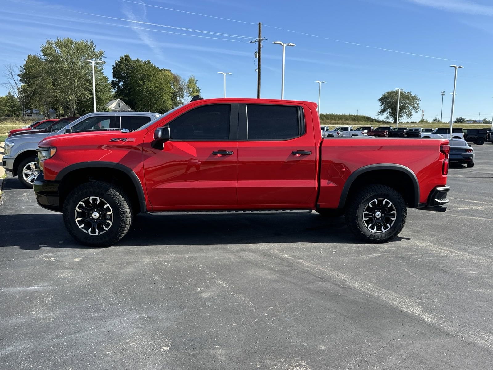 Used 2022 Chevrolet Silverado 1500 ZR2 with VIN 3GCUDHEL3NG686786 for sale in Louisburg, KS