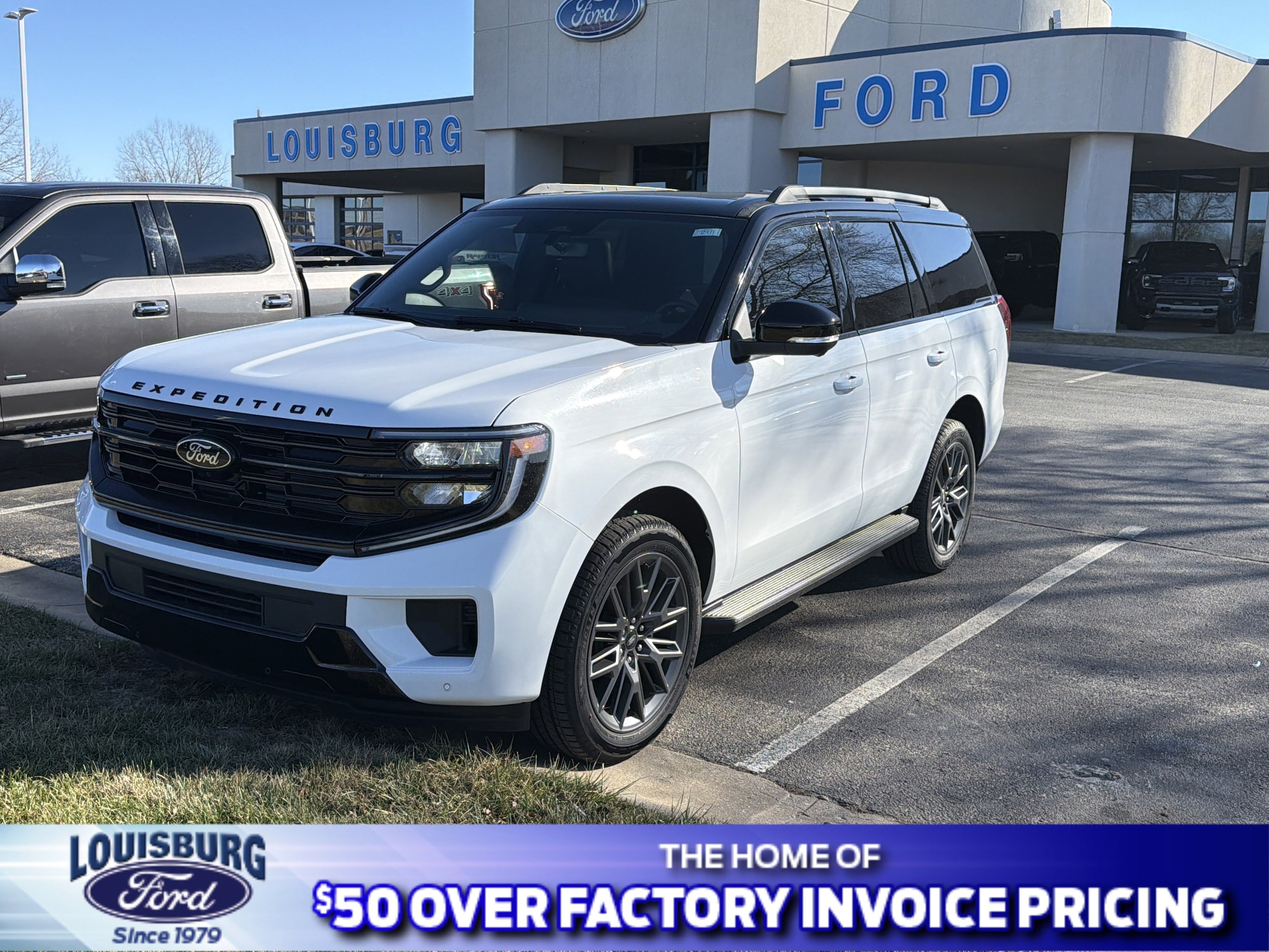 2026 Ford Expedition Platinum's photo